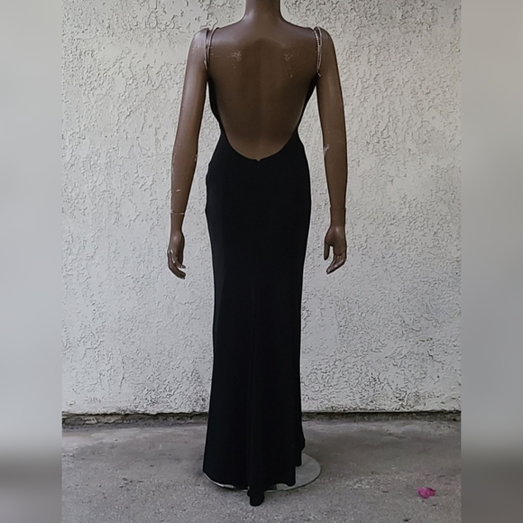 Black Bodyhugging Slinkly Gown - Picture 7 of 15